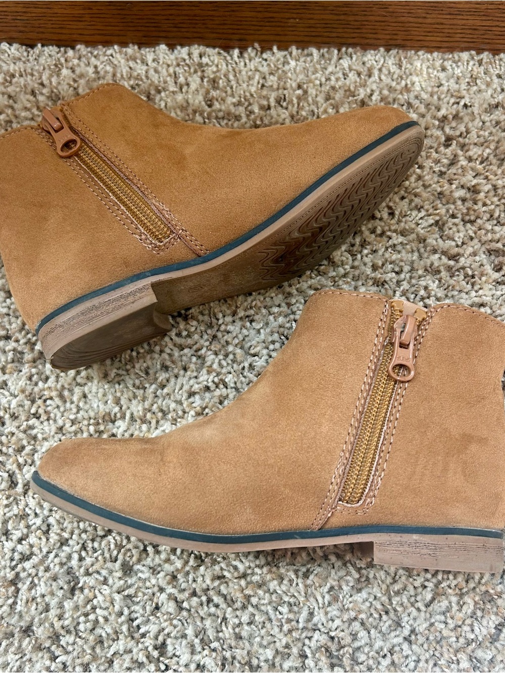 Cat & Jack Toddler Tan Suede Ankle Boots, 12T - Picture 6 of 7